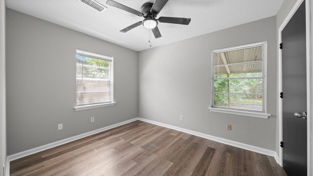 5242 Greylog Drive, Houston, TX 77048