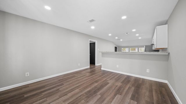 5242 Greylog Drive, Houston, TX 77048
