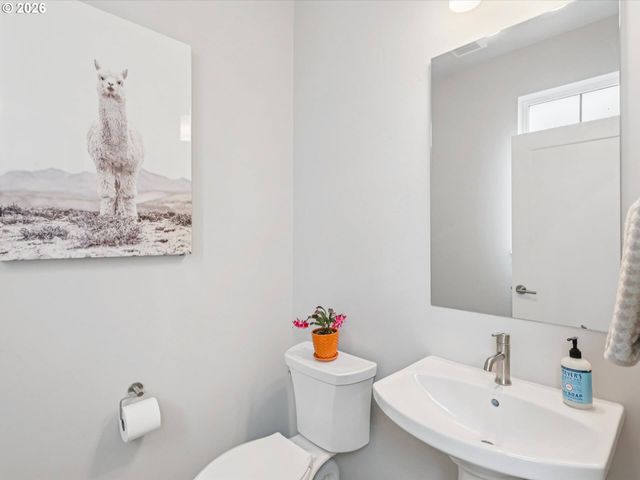 4023 Se CENTURY Blvd, Hillsboro, OR 97123