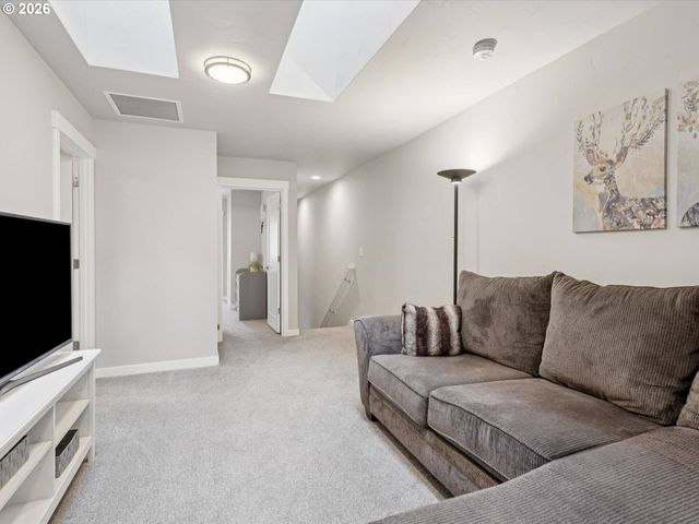 4023 Se CENTURY Blvd, Hillsboro, OR 97123