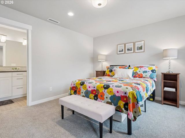 4023 Se CENTURY Blvd, Hillsboro, OR 97123