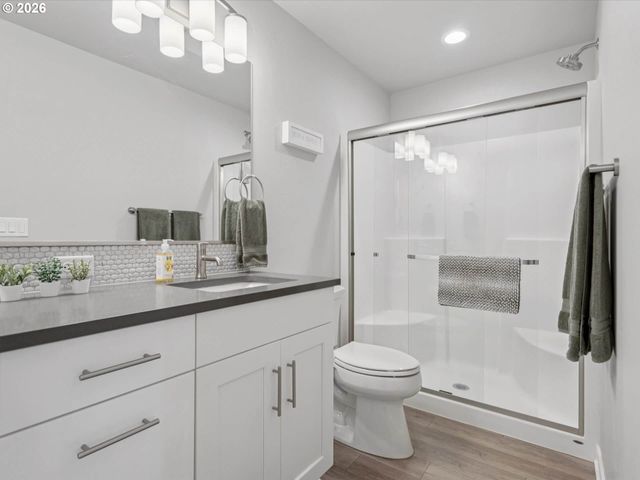 4023 Se CENTURY Blvd, Hillsboro, OR 97123