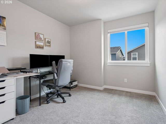 4023 Se CENTURY Blvd, Hillsboro, OR 97123