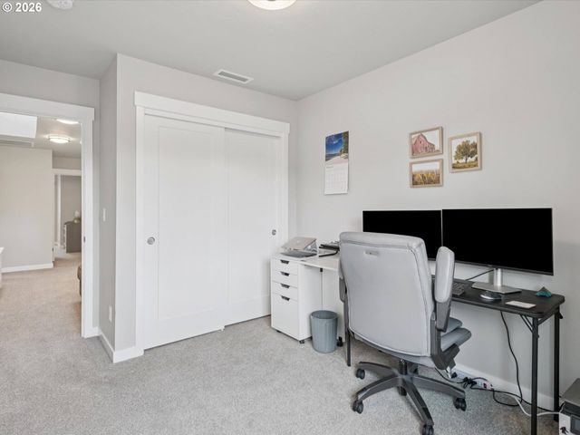 4023 Se CENTURY Blvd, Hillsboro, OR 97123