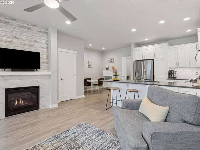 4023 Se CENTURY Blvd, Hillsboro, OR 97123