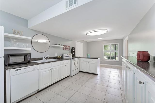 7440 Gentry Way, Cumming, GA 30041