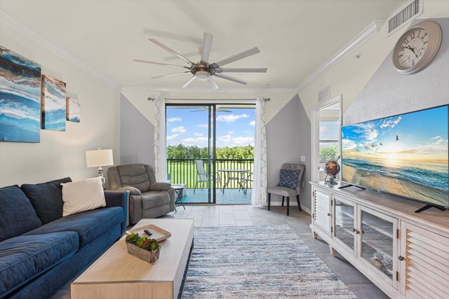 17810 GAWTHROP DRIVE 304, Bradenton, FL 34211