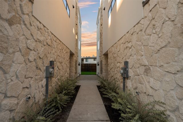 1514 Holly Avenue, Dallas, TX 75204