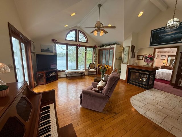 14 Beech St, Palmer, MA 01069