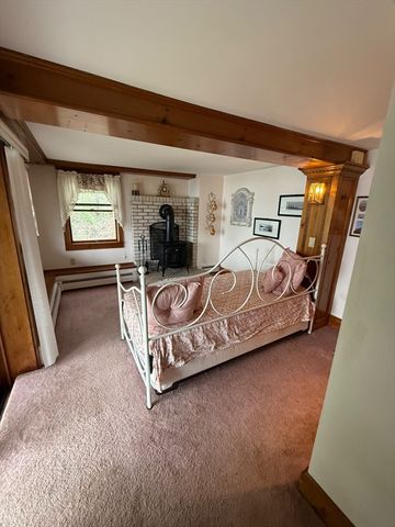 14 Beech St, Palmer, MA 01069