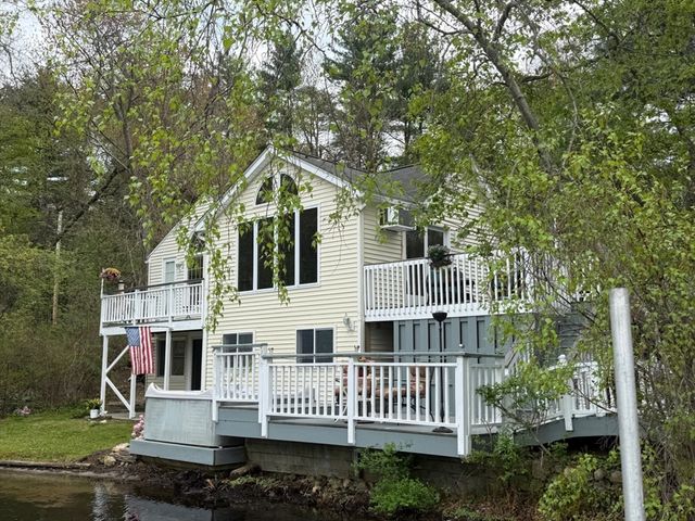 14 Beech St, Palmer, MA 01069