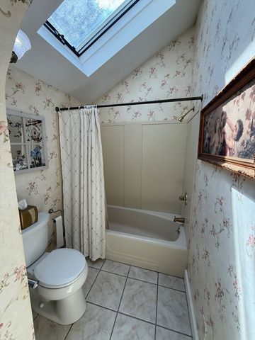 14 Beech St, Palmer, MA 01069