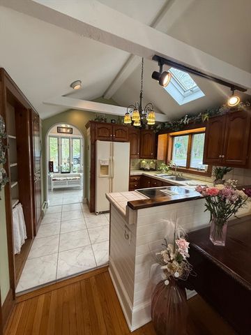14 Beech St, Palmer, MA 01069