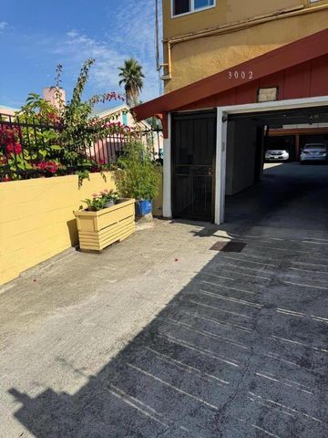 3002 Bona Street, Oakland, CA 94601