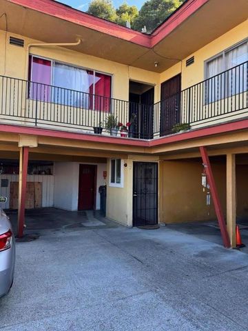 3002 Bona Street, Oakland, CA 94601