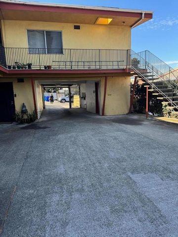 3002 Bona Street, Oakland, CA 94601