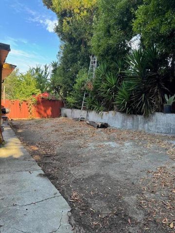 3002 Bona Street, Oakland, CA 94601