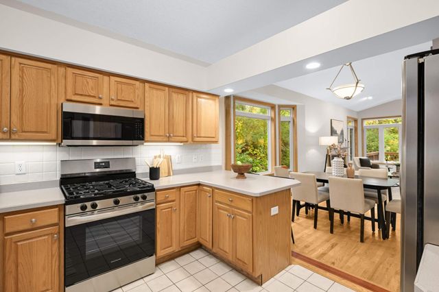 7914 Victoria Curve, Saint Louis Park, MN 55426