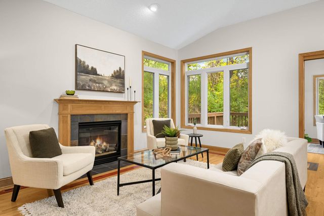 7914 Victoria Curve, Saint Louis Park, MN 55426