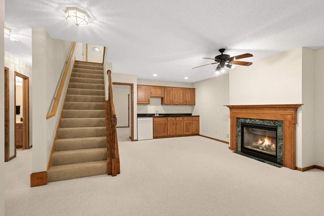 7914 Victoria Curve, Saint Louis Park, MN 55426