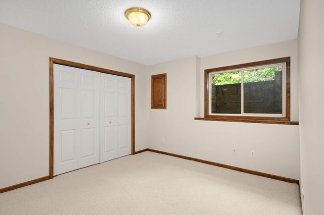 7914 Victoria Curve, Saint Louis Park, MN 55426