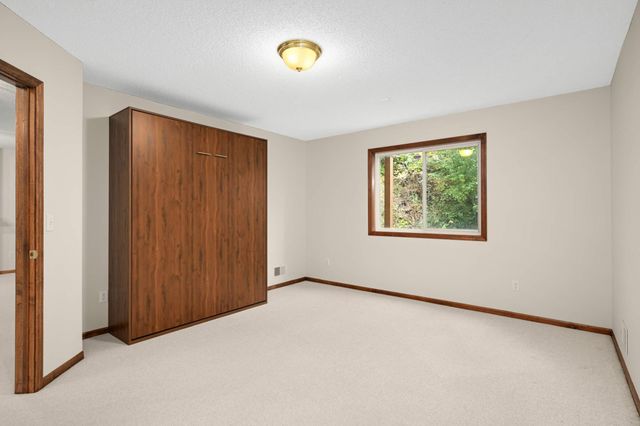 7914 Victoria Curve, Saint Louis Park, MN 55426