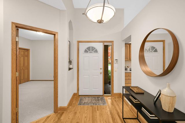 7914 Victoria Curve, Saint Louis Park, MN 55426