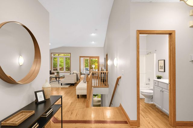 7914 Victoria Curve, Saint Louis Park, MN 55426