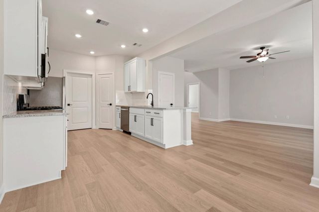 21516 Bluebonnet Bay Drive, Magnolia, TX 77354