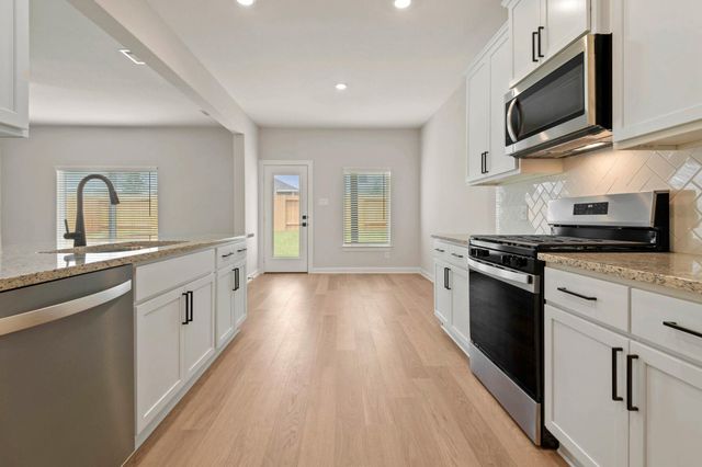 21516 Bluebonnet Bay Drive, Magnolia, TX 77354