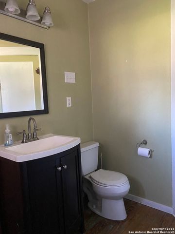 933 BECK ST, Schertz, TX 78154