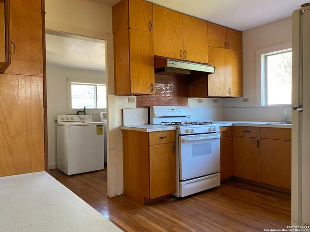 933 BECK ST, Schertz, TX 78154