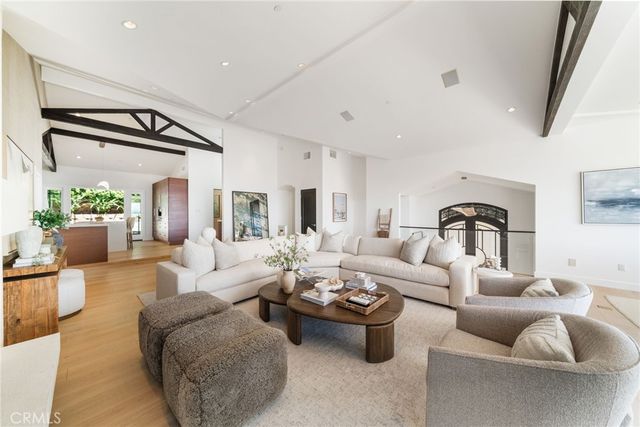 994 Temple Hills, Laguna Beach, CA 92651