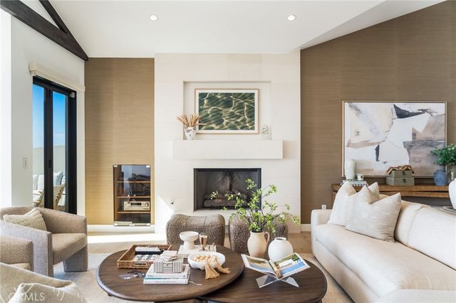 994 Temple Hills, Laguna Beach, CA 92651