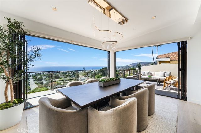 994 Temple Hills, Laguna Beach, CA 92651