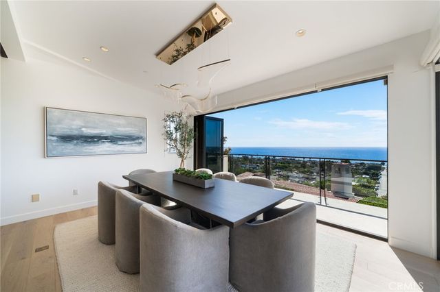 994 Temple Hills, Laguna Beach, CA 92651