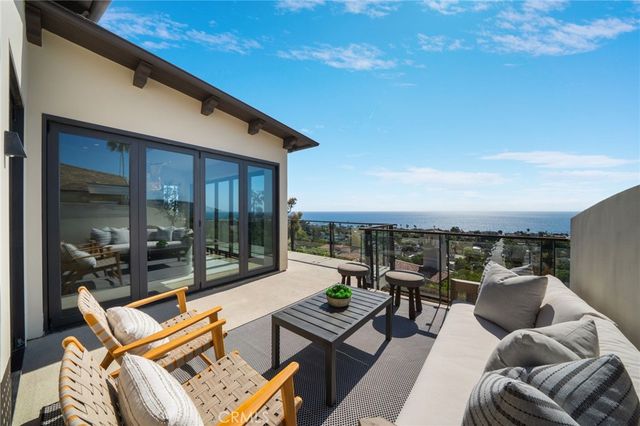 994 Temple Hills, Laguna Beach, CA 92651