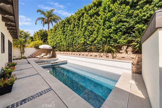 994 Temple Hills, Laguna Beach, CA 92651