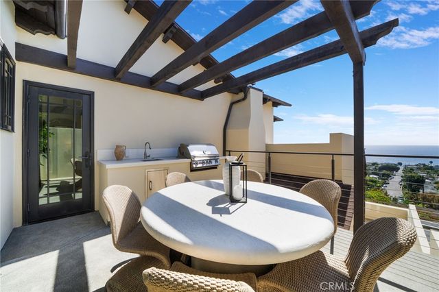 994 Temple Hills, Laguna Beach, CA 92651