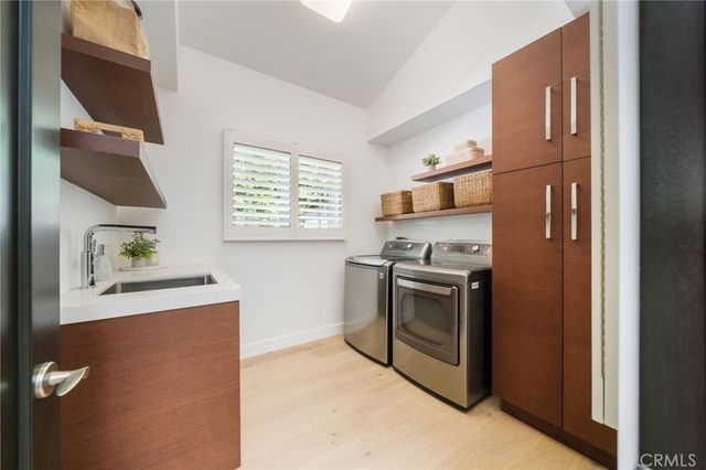 994 Temple Hills, Laguna Beach, CA 92651