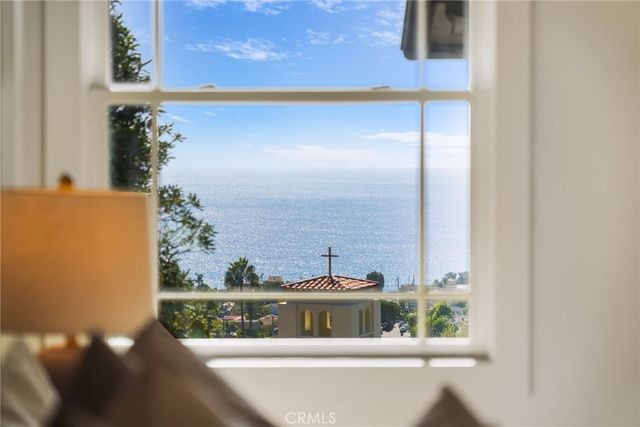 994 Temple Hills, Laguna Beach, CA 92651