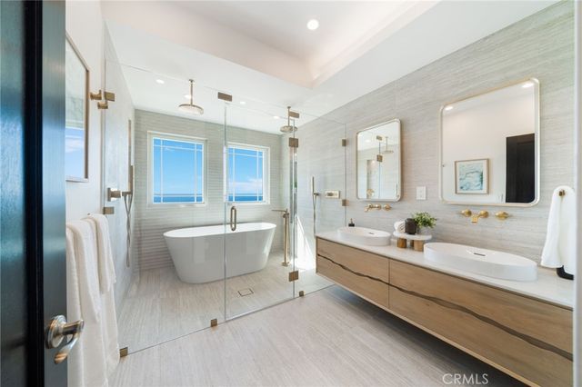 994 Temple Hills, Laguna Beach, CA 92651