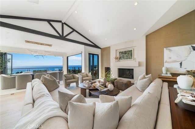 994 Temple Hills, Laguna Beach, CA 92651