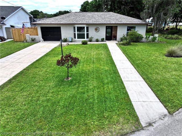 136 Forever Avenue, Lake Placid, FL 33852