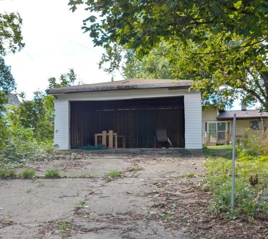 1535 Kearsley Park Boulevard, Flint, MI 48506