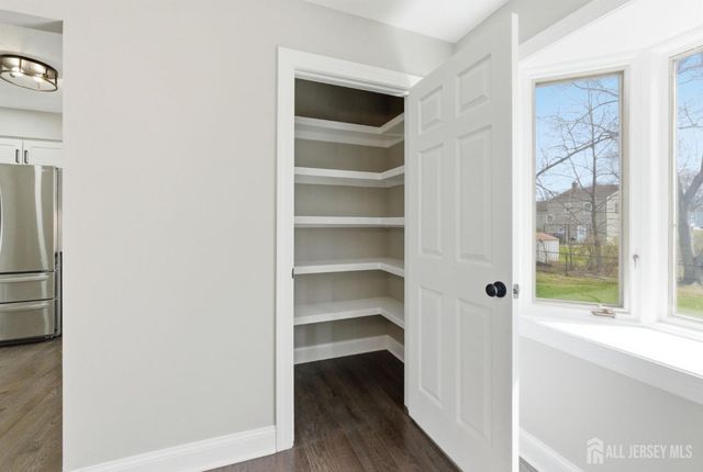 215 Oakmanor Parkway, South Plainfield, NJ 07080