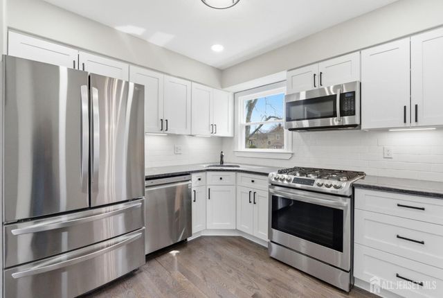 215 Oakmanor Parkway, South Plainfield, NJ 07080