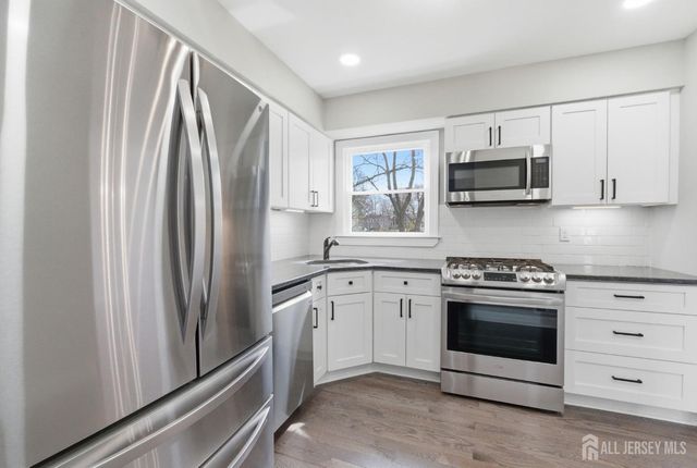 215 Oakmanor Parkway, South Plainfield, NJ 07080