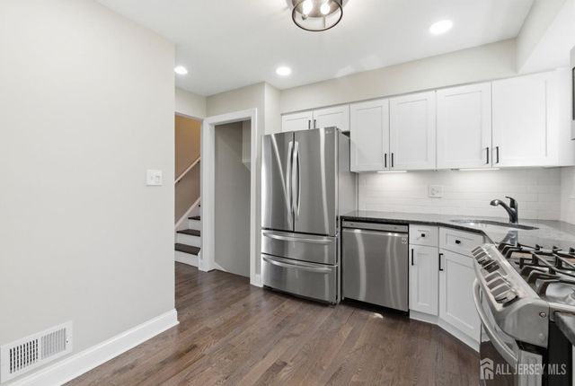 215 Oakmanor Parkway, South Plainfield, NJ 07080