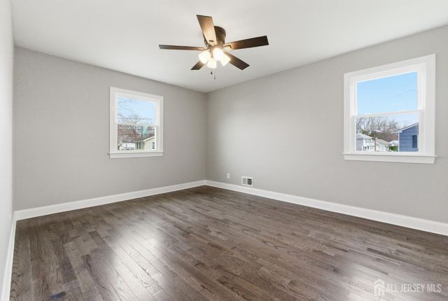 215 Oakmanor Parkway, South Plainfield, NJ 07080